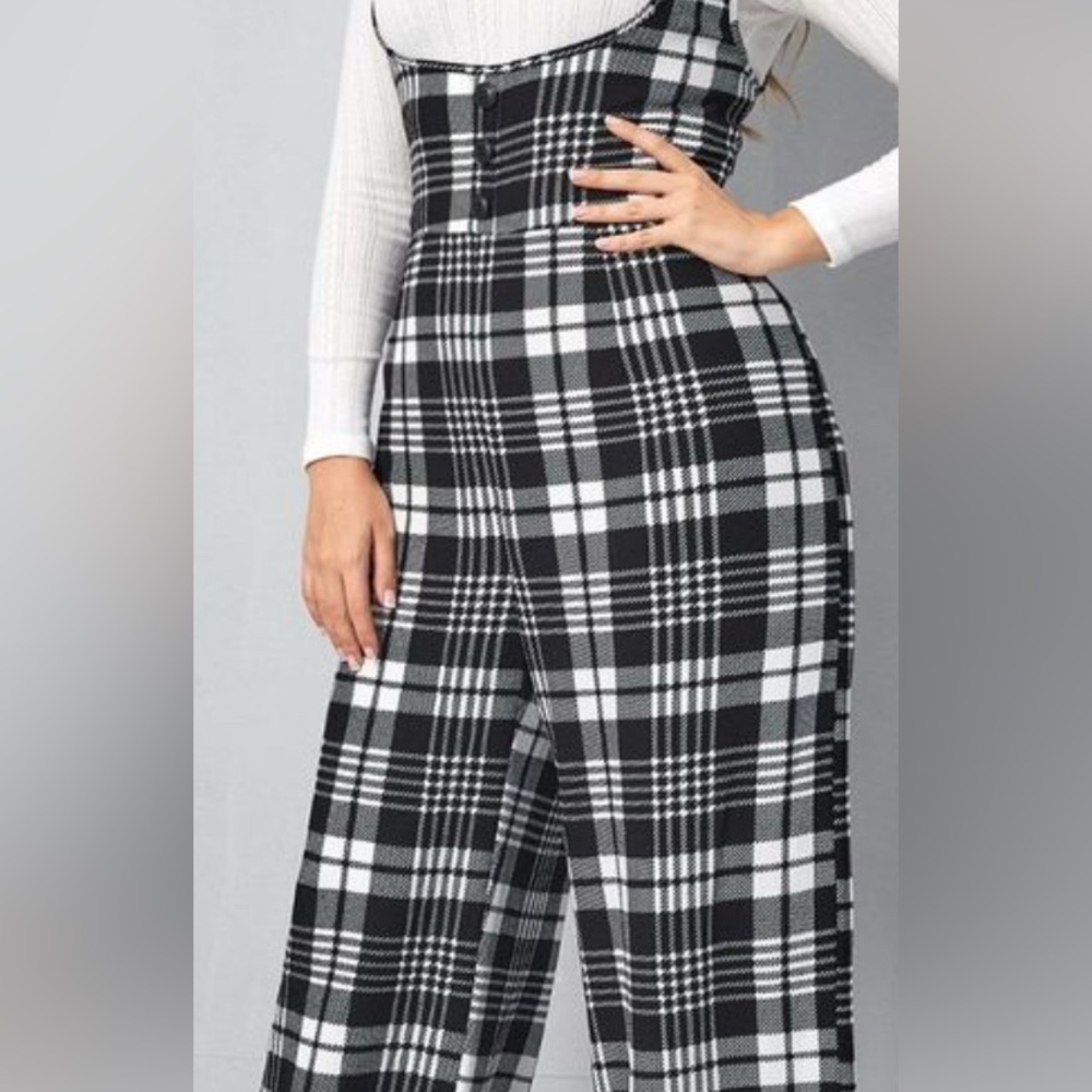 SHEIN CURVE Black size 3X Black and White Wide Leg Plaid Jumpsuit